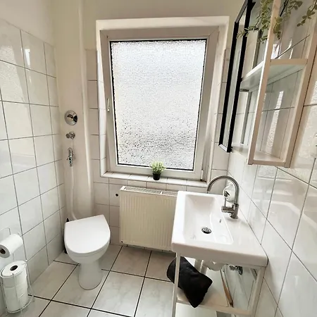 10e 90qm Wi-fi Free Parking Calm Back House