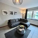 アパート 10e 90qm Wi-fi Free Parking Calm Back House *