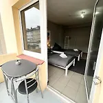 アパート 10e 90qm Wi-fi Free Parking Calm Back House *