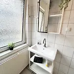 10e 90qm Wi-fi Free Parking Calm Back House