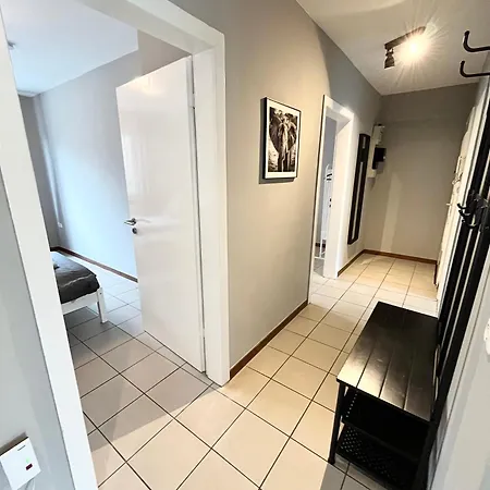 10e 90qm Wi-fi Free Parking Calm Back House Apartament