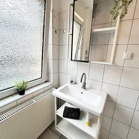 10e 90qm Wi-fi Free Parking Calm Back House