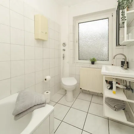 10e 90qm Wi-fi Free Parking Calm Back House Apartament Dortmund