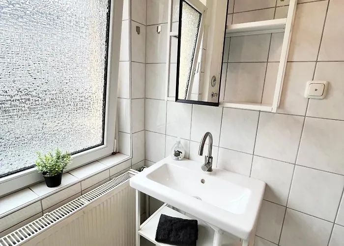 10e 90qm Wi-fi Free Parking Calm Back House